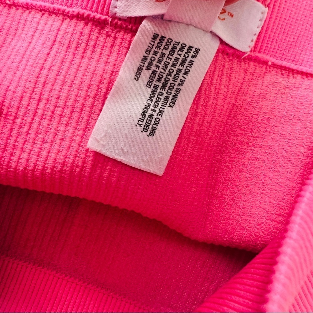 Colsie Women’s Size XL Bright Pink Ribbed Bike Shorts Yoga EUC Exercise Running - Picture 5 of 6